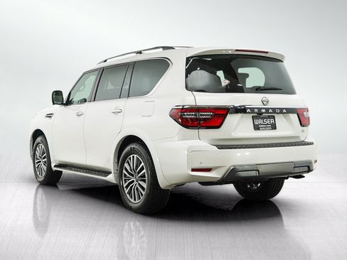 Used 2023 Nissan Armada SL w/ Captain's Chairs Package AWD/4WD image 4