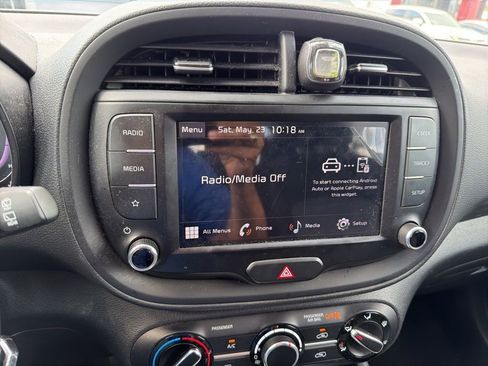 Used 2023 Kia Soul LX w/ LX Technology Package FWD image 7