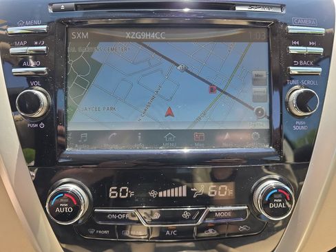 Used 2017 Nissan Murano S AWD/4WD image 24