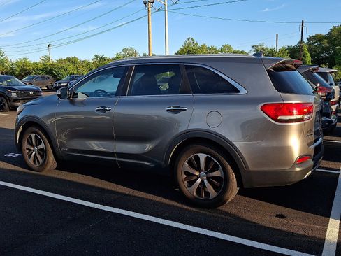 Used 2018 Kia Sorento EX AWD/4WD image 3