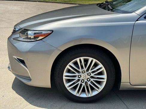 Used 2016 Lexus ES 350 w/ Premium Package w/Wood Trim FWD image 39