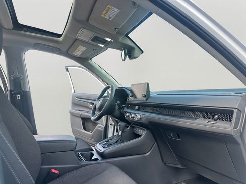 Certified 2025 Honda CR-V EX image 11