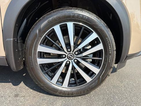 Used 2023 Nissan Pathfinder Platinum w/ Cargo Package FWD image 5