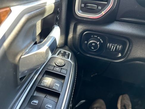 Used 2024 RAM 2500 Laramie AWD/4WD image 12