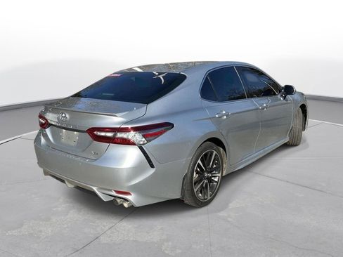 Used 2018 Toyota Camry XSE image 6