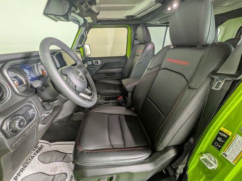 Used 2025 Jeep Wrangler Unlimited Rubicon image 17