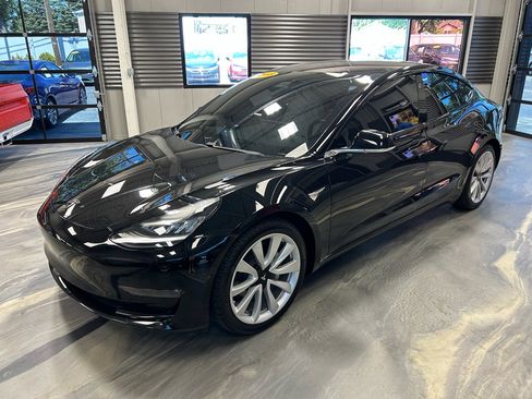 Used 2018 Tesla Model 3 Long Range AWD/4WD image 32