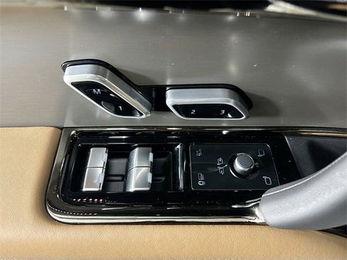 Used 2025 Land Rover Range Rover Sport SE image 20