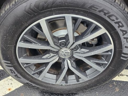 Used 2019 Volkswagen Tiguan SE AWD/4WD image 9