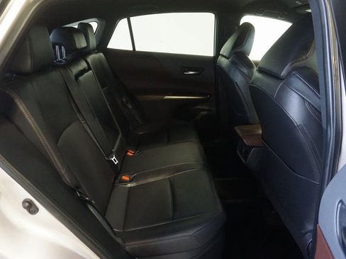 Certified 2023 Toyota Venza XLE image 25