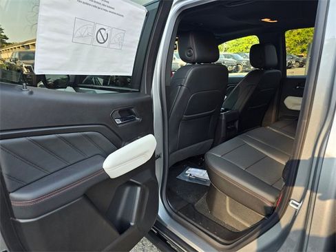 New 2025 GMC Canyon AT4 w/ AT4X Package image 15