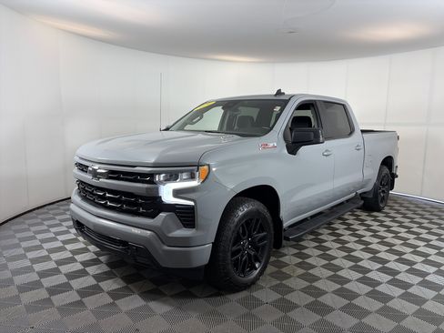Used 2024 Chevrolet Silverado 1500 RST w/ Z71 Off-Road Package image 2
