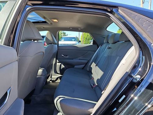 Used 2024 Hyundai Elantra SEL w/ Convenience Package FWD image 9