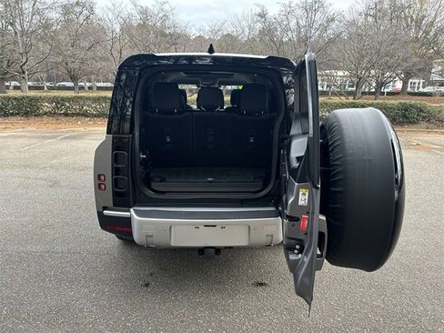 Used 2024 Land Rover Defender 130 S image 26