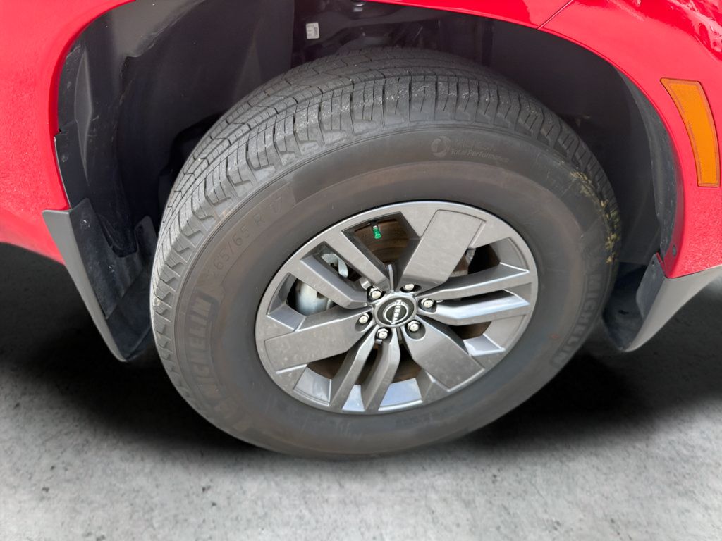 Certified 2025 Nissan Frontier SV RWD image 43