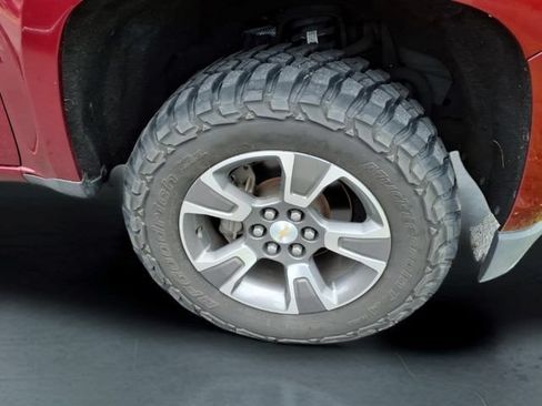 Used 2017 Chevrolet Colorado Z71 AWD/4WD image 6