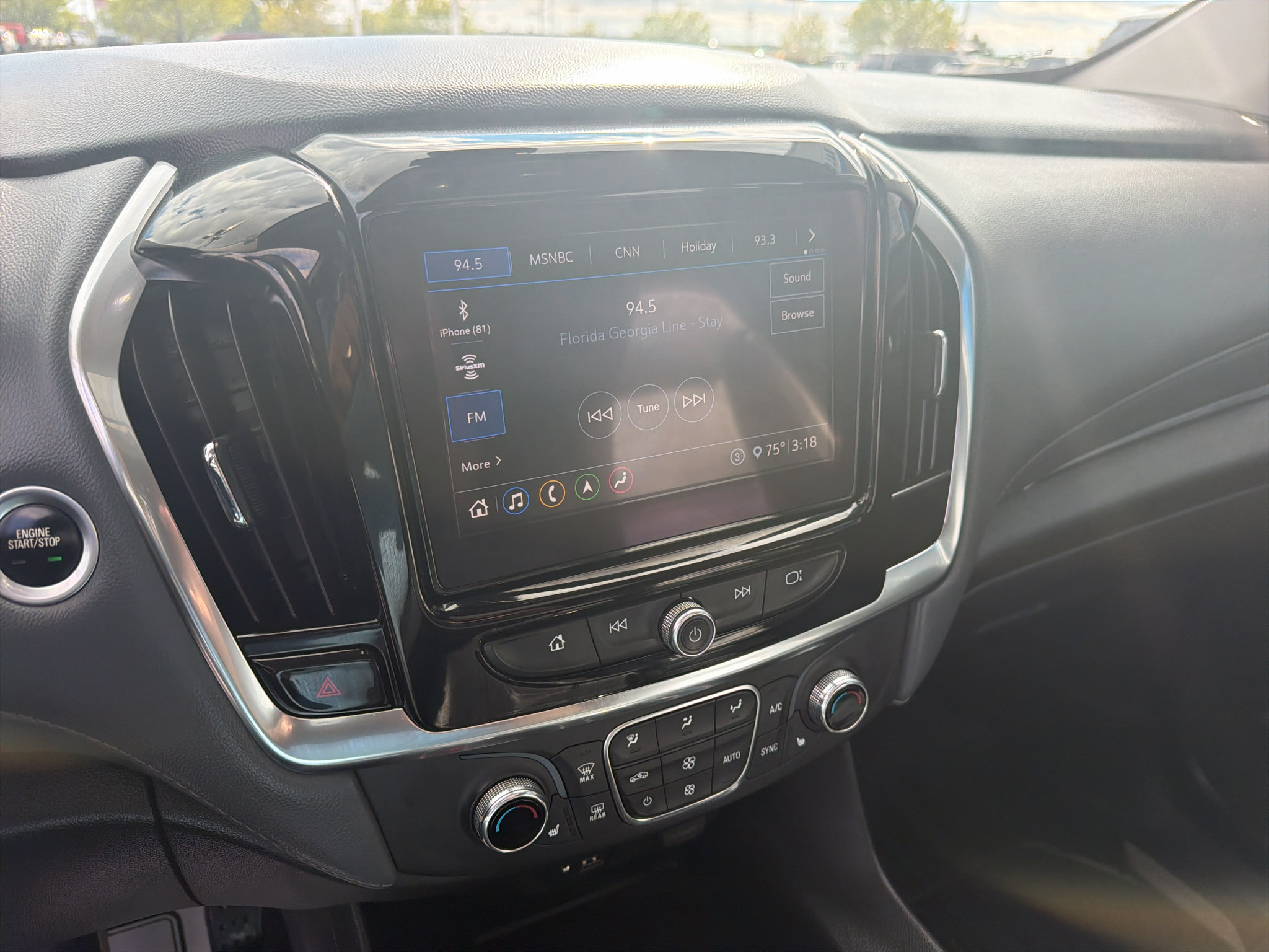 Used 2021 Chevrolet Traverse LT w/ LT Premium Package AWD/4WD image 22