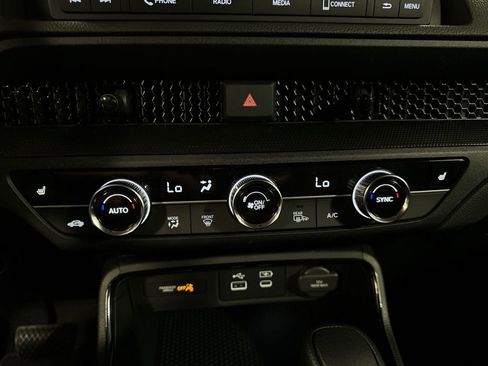 Used 2025 Honda CR-V EX image 23