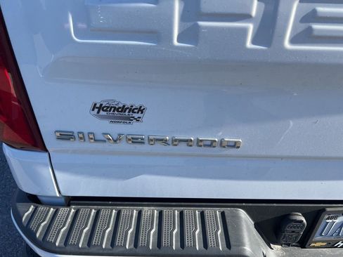 Certified 2022 Chevrolet Silverado 1500 Custom image 25