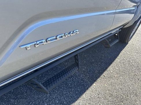 Certified 2025 Toyota Tacoma SR5 image 7
