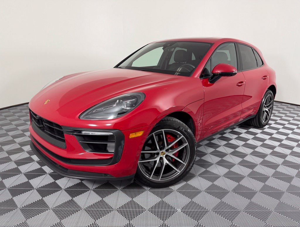 Certified 2024 Porsche Macan S AWD/4WD image 1