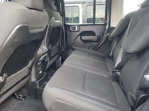 Used 2025 Jeep Wrangler Unlimited Rubicon 4xe w/ Convenience Group image 10