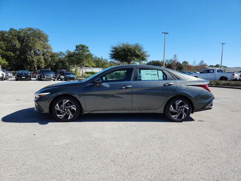 New 2026 Hyundai Elantra Limited image 5