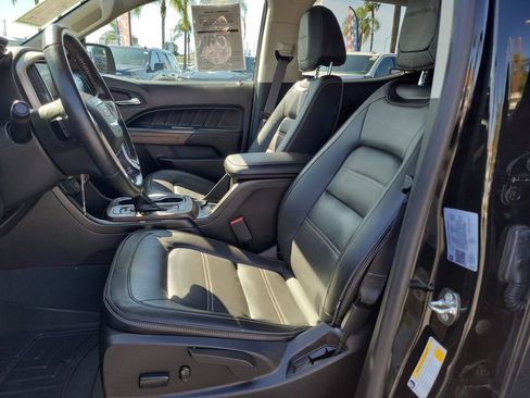 Used 2022 GMC Canyon Denali w/ Denali Black Edition Package AWD/4WD image 18