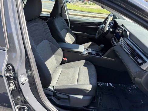 Used 2025 Toyota Camry LE image 13