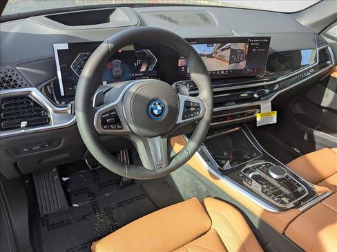 Used 2026 BMW X5 xDrive50e w/ M Sport Package AWD/4WD image 3