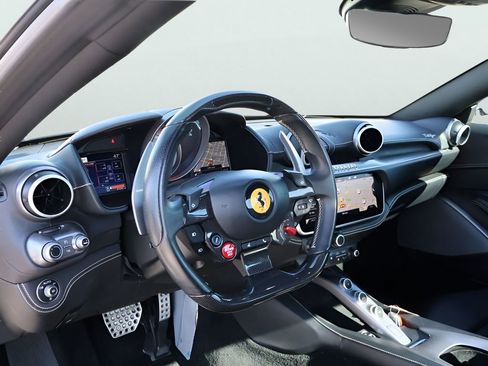Used 2020 Ferrari Portofino RWD image 25