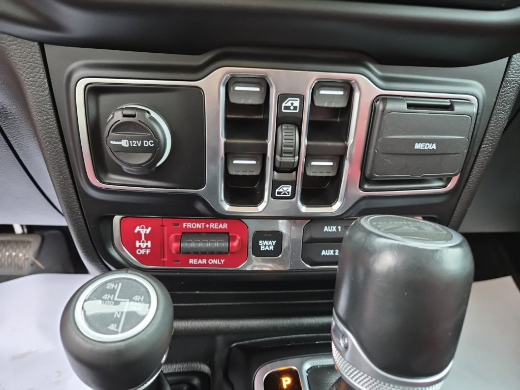 Used 2023 Jeep Wrangler Unlimited Rubicon 4xe AWD/4WD image 28