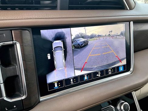 Used 2021 GMC Yukon Denali w/ Denali Premium Package image 13