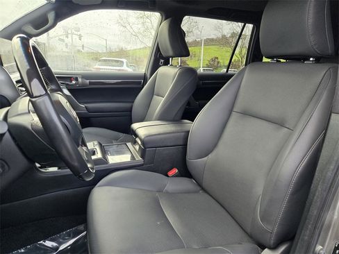 Used 2022 Lexus GX 460 Premium w/ Premium Plus Package image 19