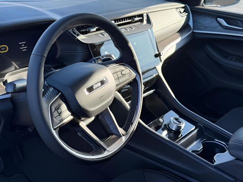 New 2026 Jeep Grand Cherokee Altitude AWD/4WD image 20