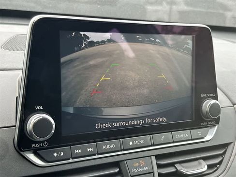 Used 2024 Nissan Altima 2.5 SV image 19