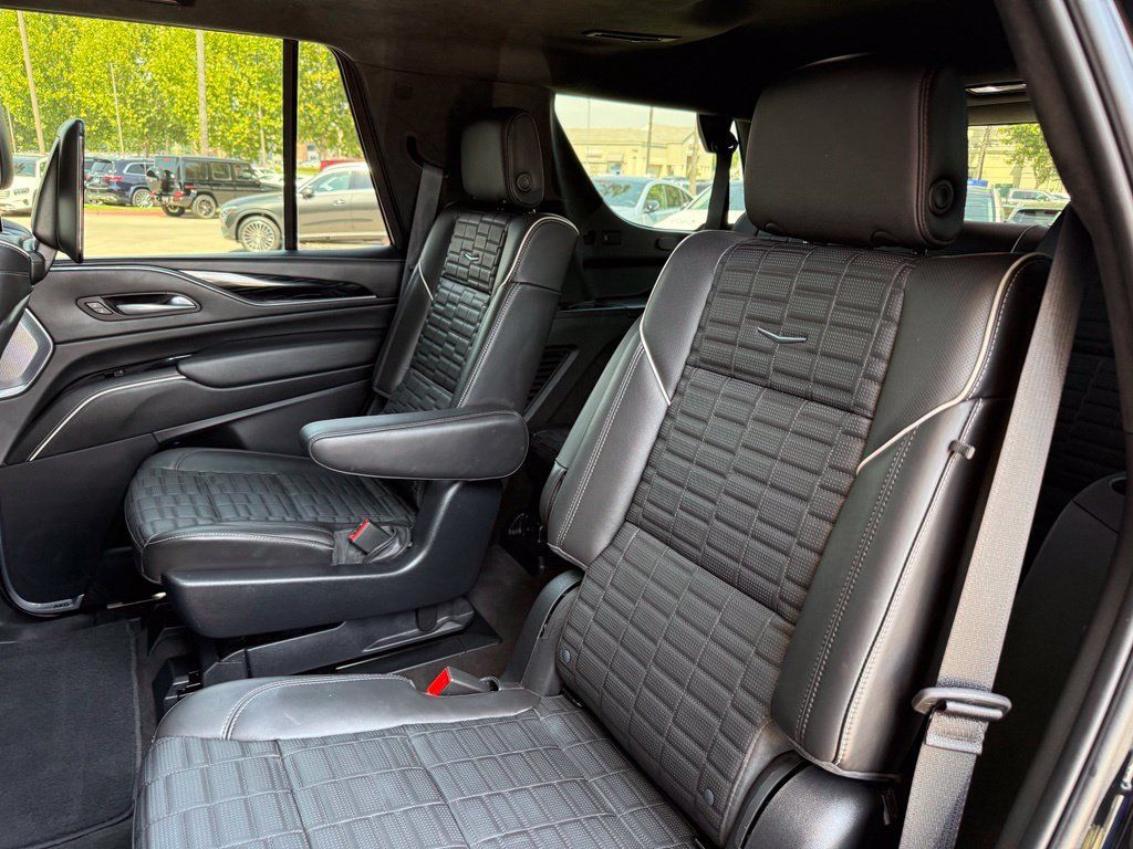 Used 2023 Cadillac Escalade V AWD/4WD image 15