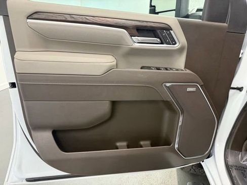 New 2026 GMC Sierra 2500 SLT w/ SLT Premium Package AWD/4WD image 13