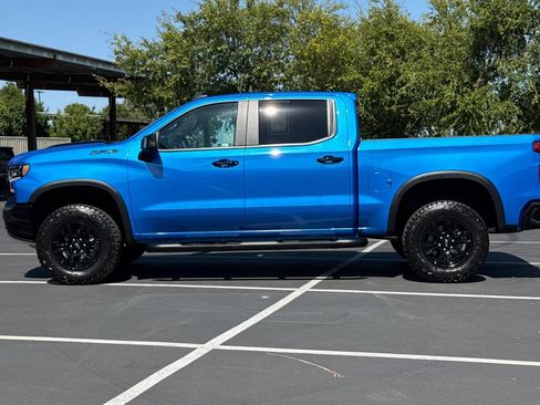 Used 2025 Chevrolet Silverado 1500 ZR2 w/ Technology Package AWD/4WD image 14