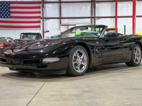 Used 2003 Chevrolet Corvette Convertible w/ Preferred Equipment Group1 RWD image 1