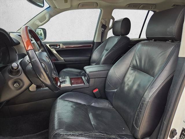 Used 2016 Lexus GX 460 w/ Premium Package AWD/4WD image 17
