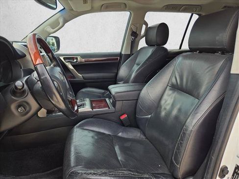 Used 2016 Lexus GX 460 w/ Premium Package AWD/4WD image 17