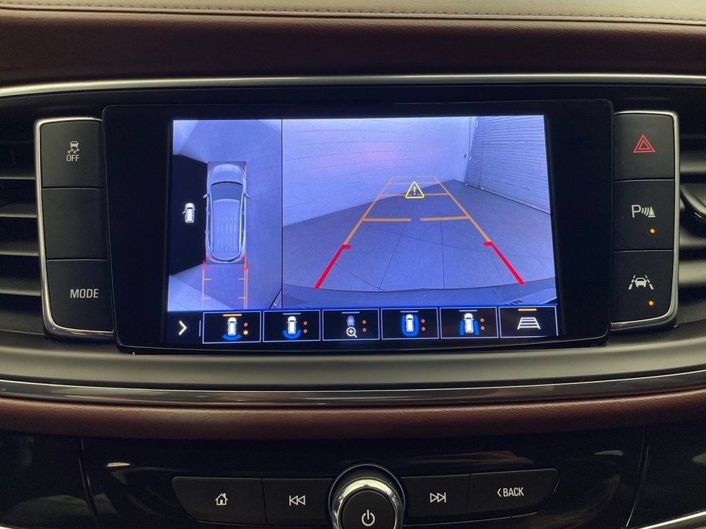 Used 2020 Buick Enclave Avenir w/ Avenir Technology Package FWD image 17