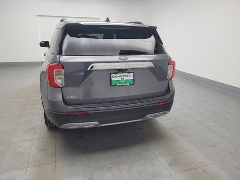 Used 2022 Ford Explorer XLT w/ Equipment Group 202A image 6