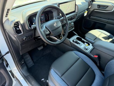 New 2026 Ford Bronco Sport Outer Banks w/ Outer Banks Tech Package+ AWD/4WD image 9