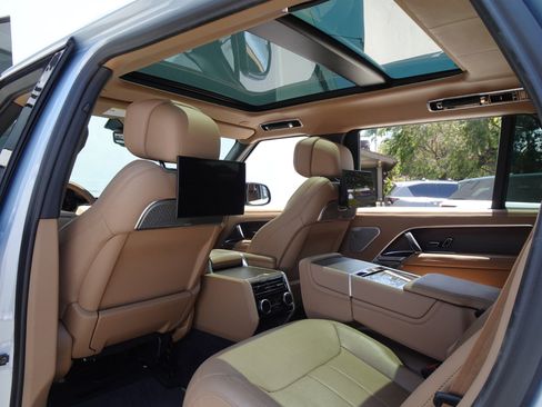 Used 2024 Land Rover Range Rover Long Wheelbase Autobiography AWD/4WD image 14