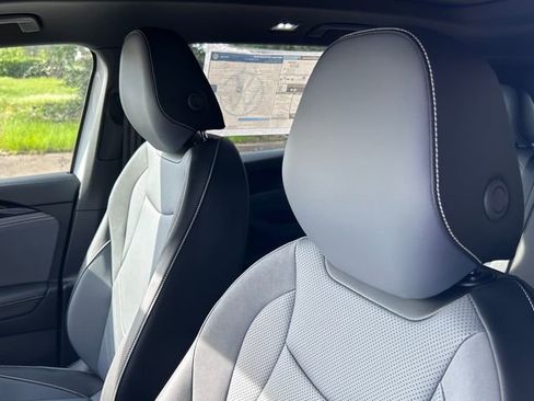 New 2026 Volkswagen Tiguan SE R-Line FWD image 10