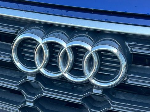 Used 2023 Audi Q5 2.0T Premium w/ Convenience Package AWD/4WD image 46