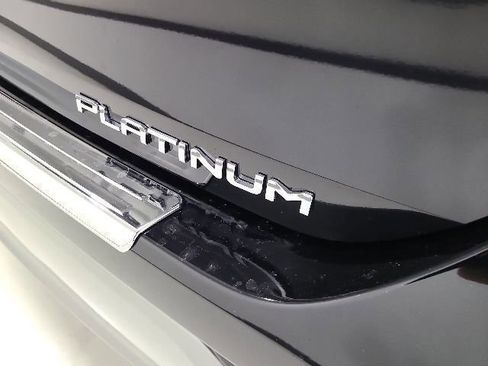 New 2026 Toyota Highlander Platinum AWD/4WD image 8