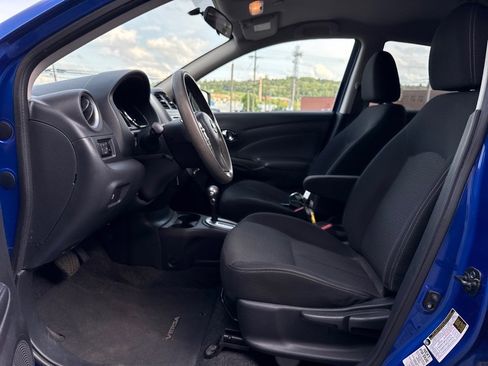 Used 2016 Nissan Versa SV FWD image 7